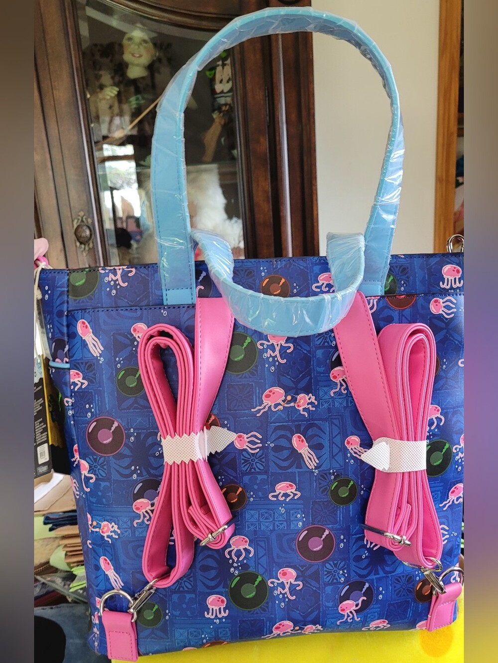 Loungefly x Nickelodeon Spongebob Jelly Dance Tote Bag - Picture 5 of 10
